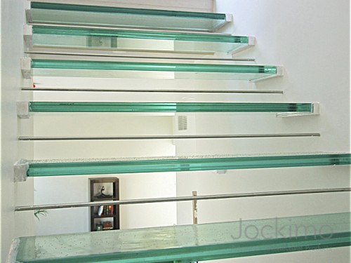 glass treads, glass steps, glass stair treads, anti-slip glass, anti-skid glass