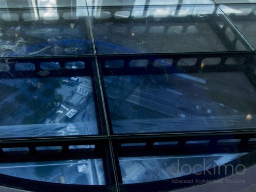 oneworldtradecenter glassfloor 5241 640 480 100